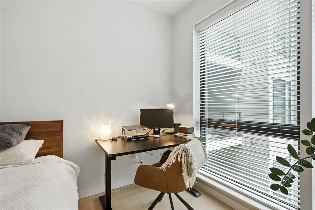 45 W 3rd St, South Boston