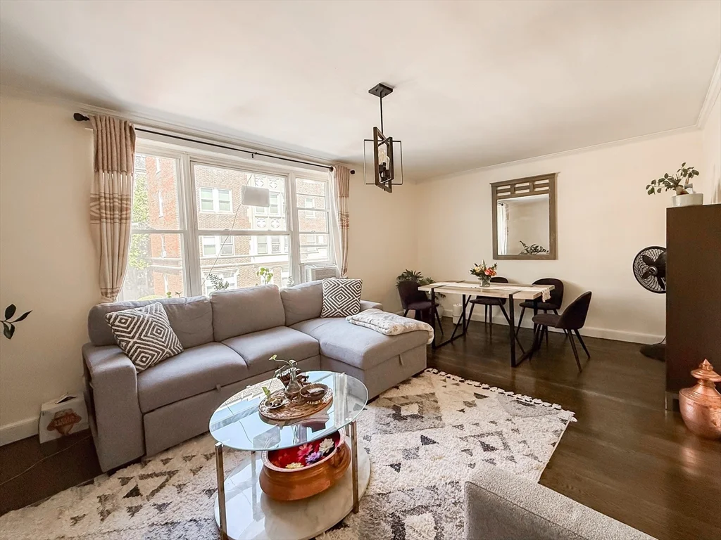 84 Strathmore Rd, Brighton