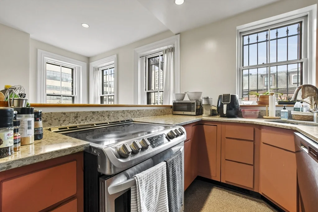 59 E Springfield, South End