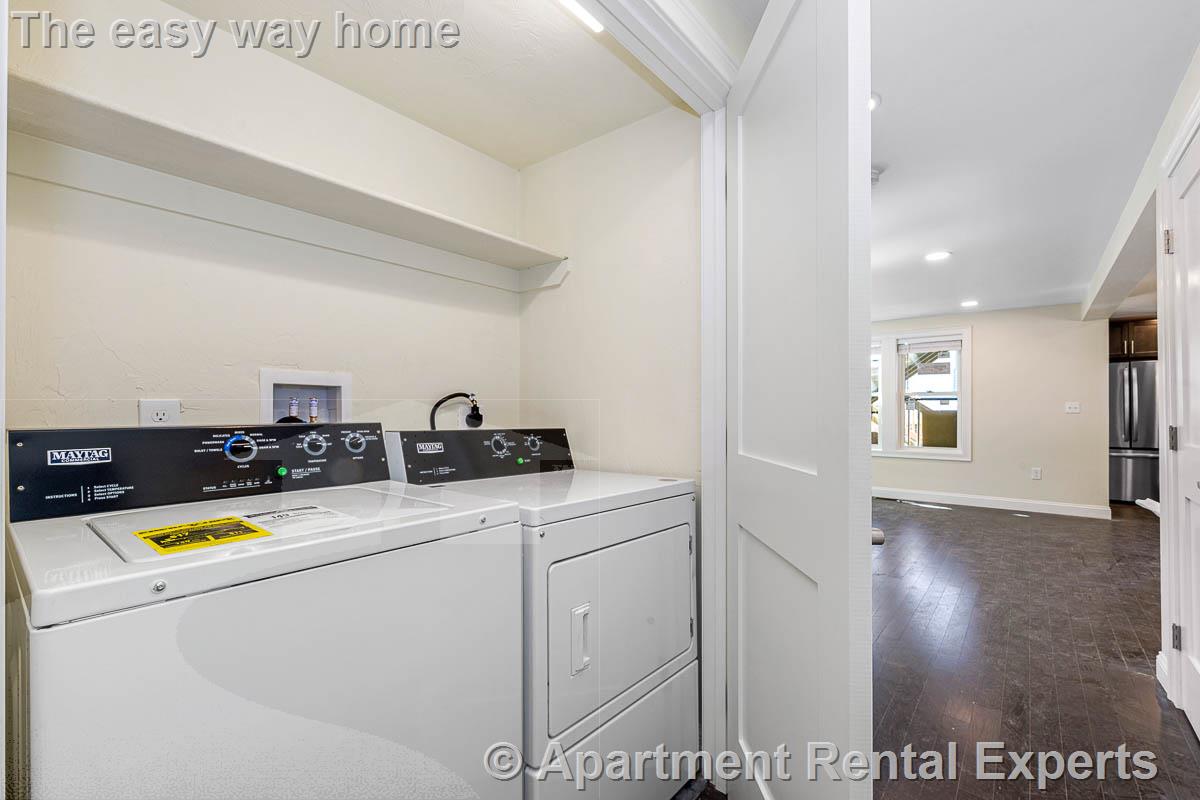 70-72 Stanley Ave, Tufts