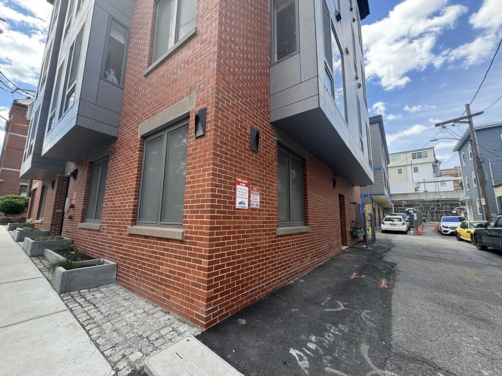 7 Sumner Pl, East Boston