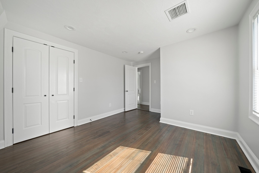 35 Phillips Ave, Stoughton