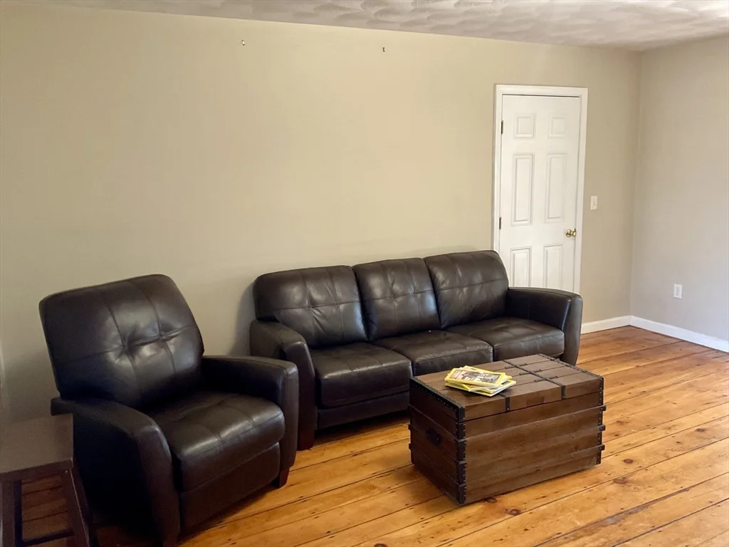 389 Bunker Hill St, Charlestown