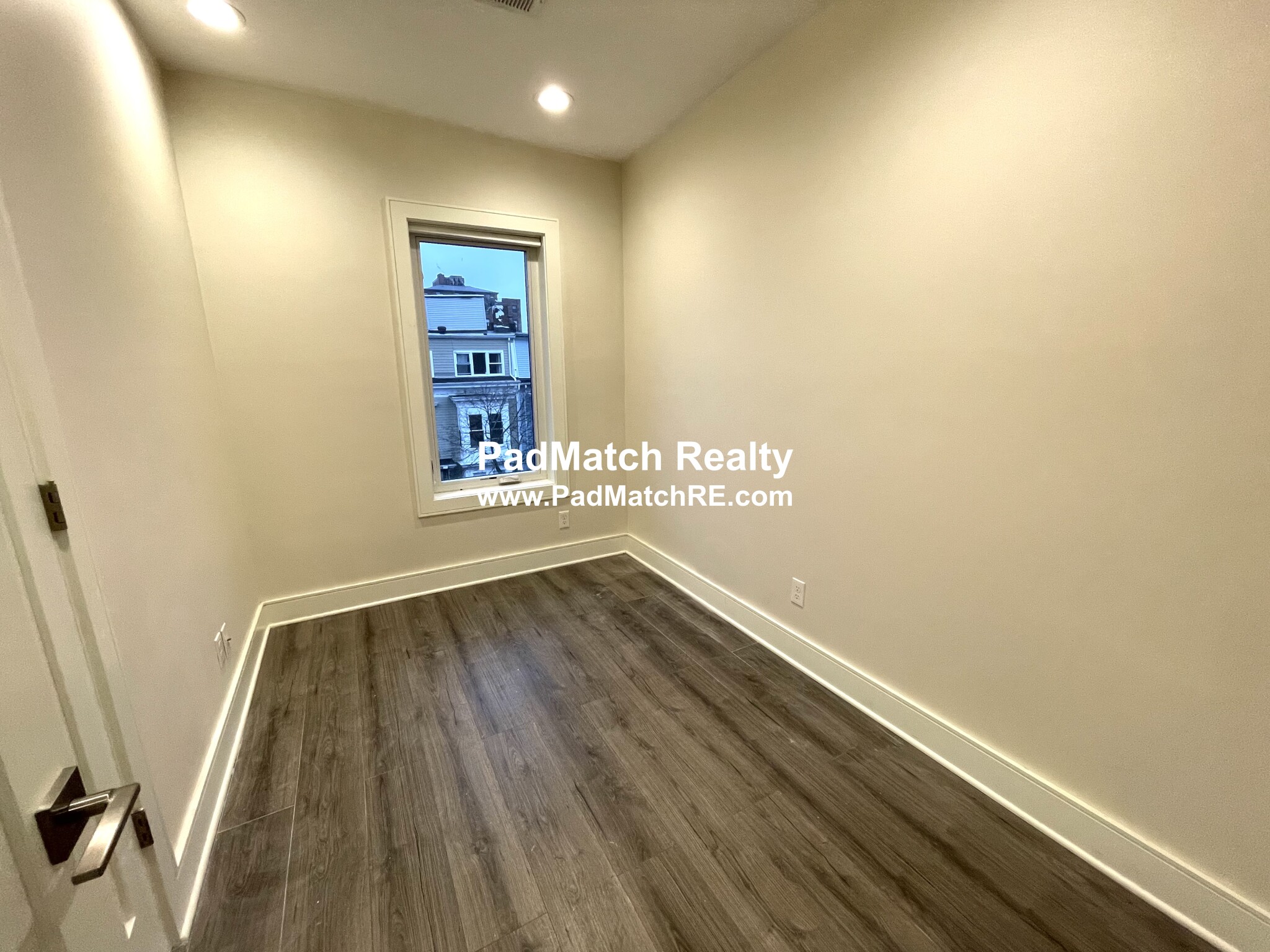 64 Chelsea St, East Boston