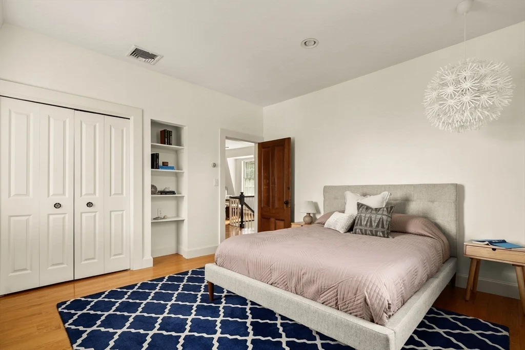 59 Harbor Ave, Marblehead Neck