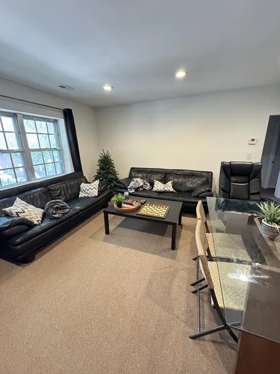 214 Lake Shore Rd, Oak Square