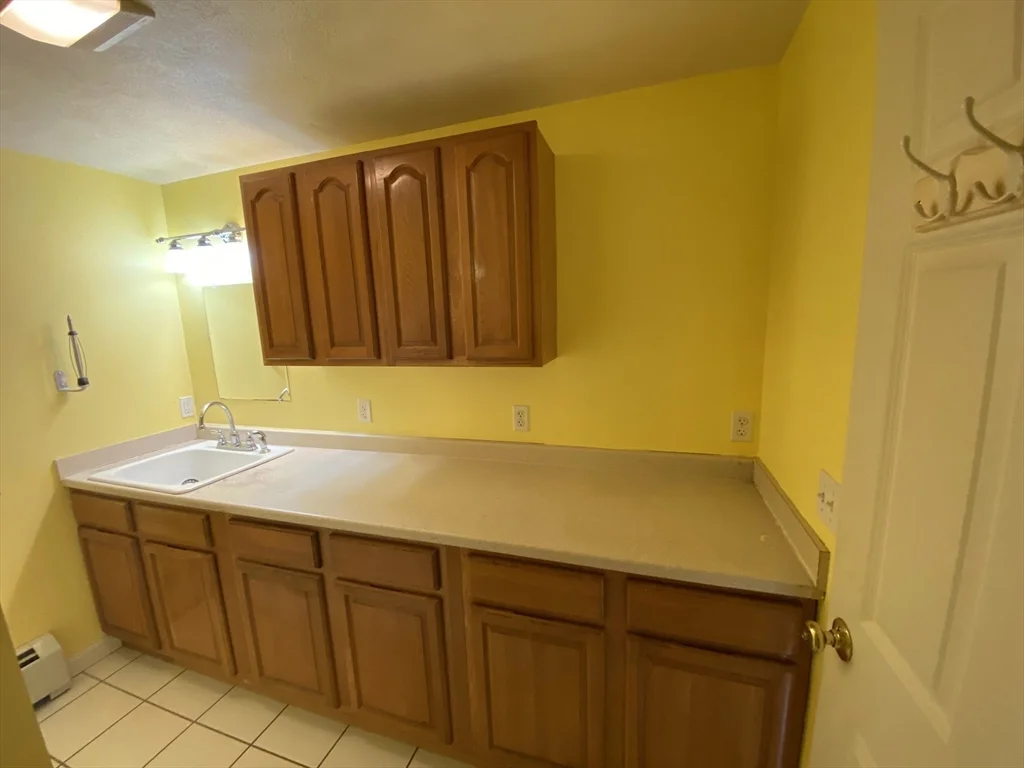 74 Moore Ave, Warren