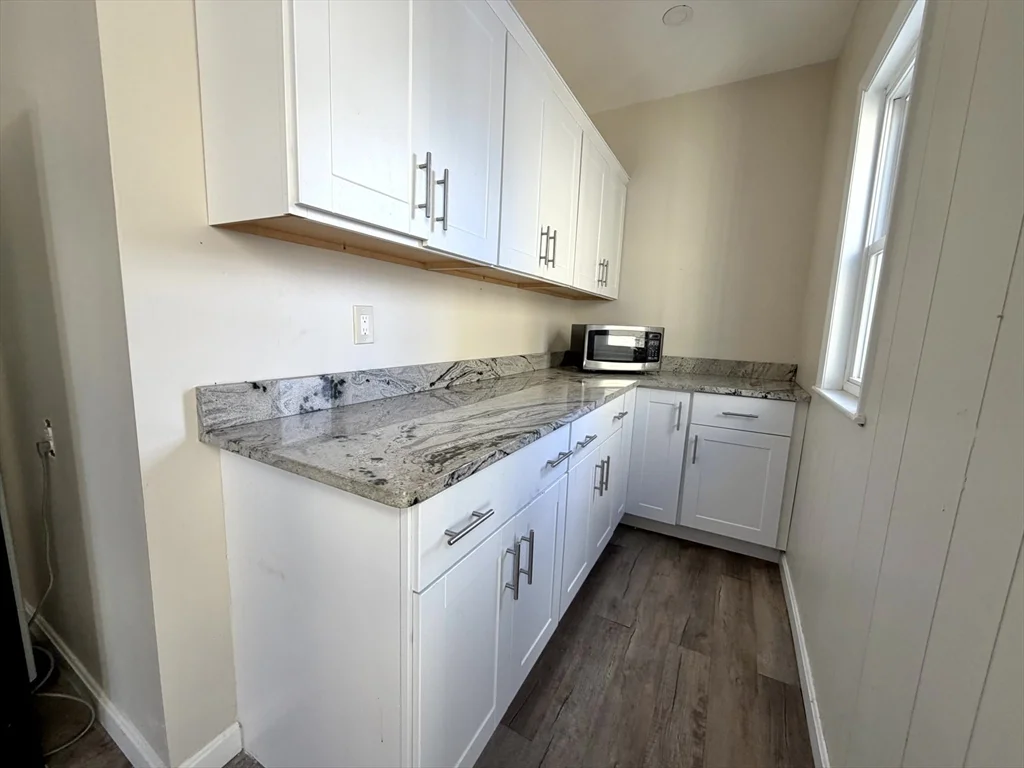 21 Oakland Ave, Everett