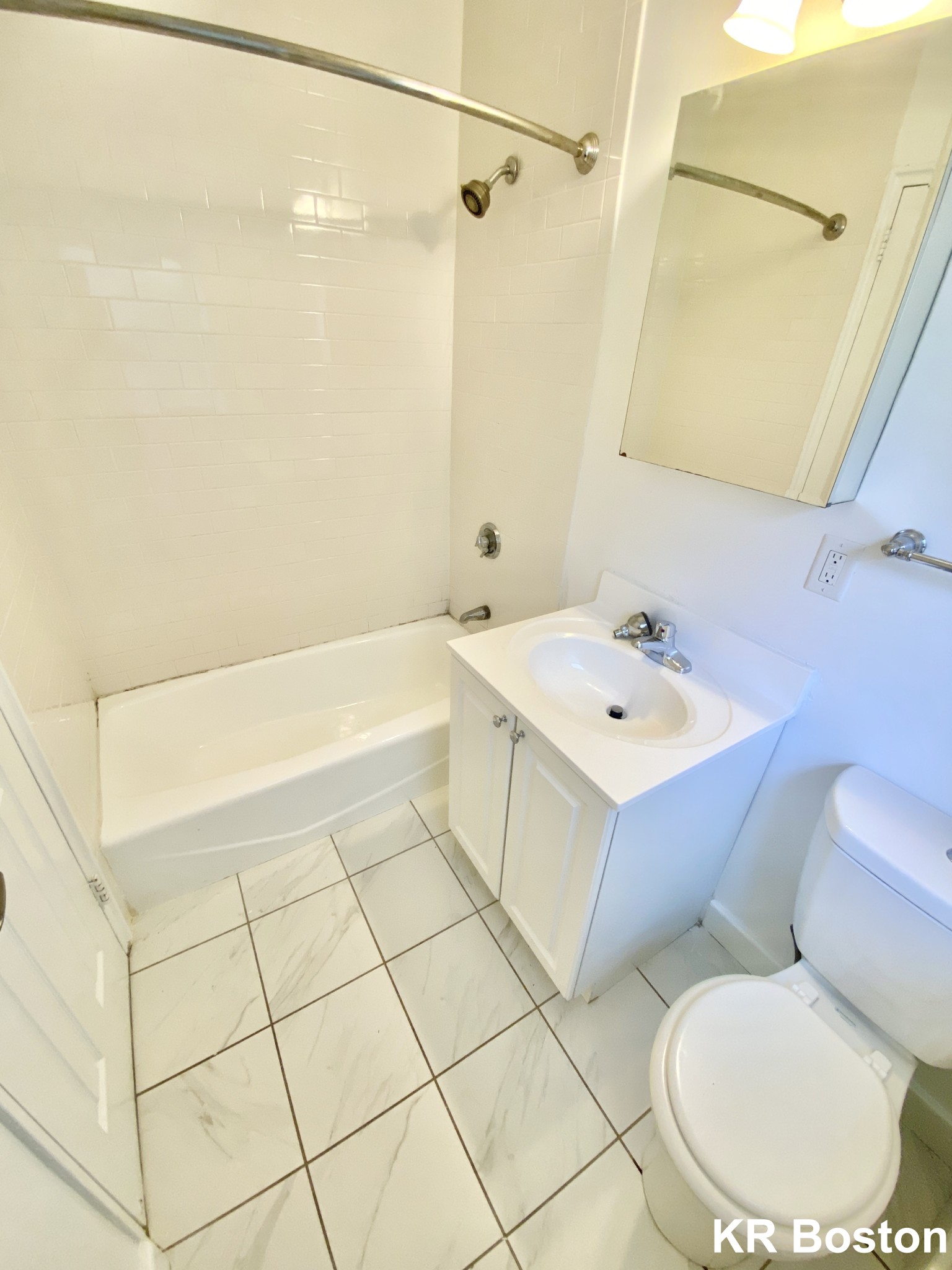 2 bed, 1.5 bath apartment for rent at 88 Gerry Rd Unit ., Chestnut Hill — photo 5 of 5