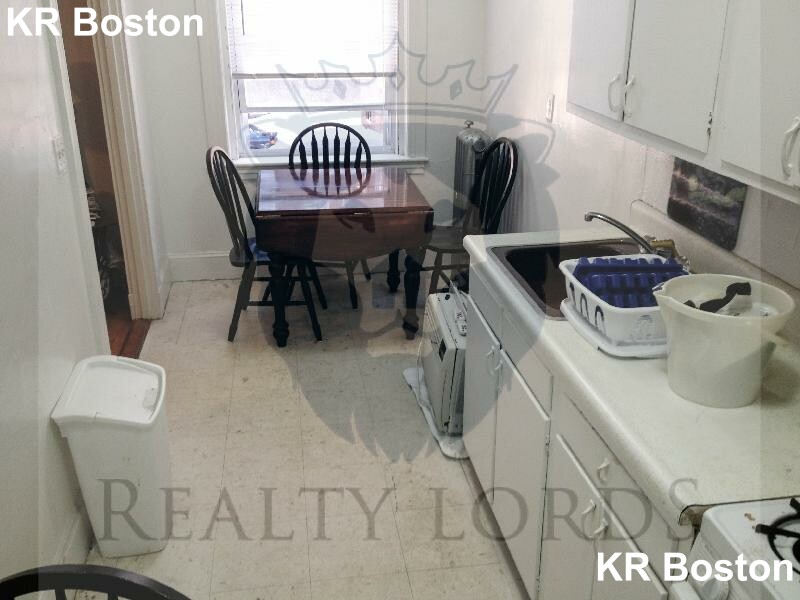 1 bed, 1 bath apartment for rent at 88 Washington St Unit 11, Brighton — photo 3 of 8