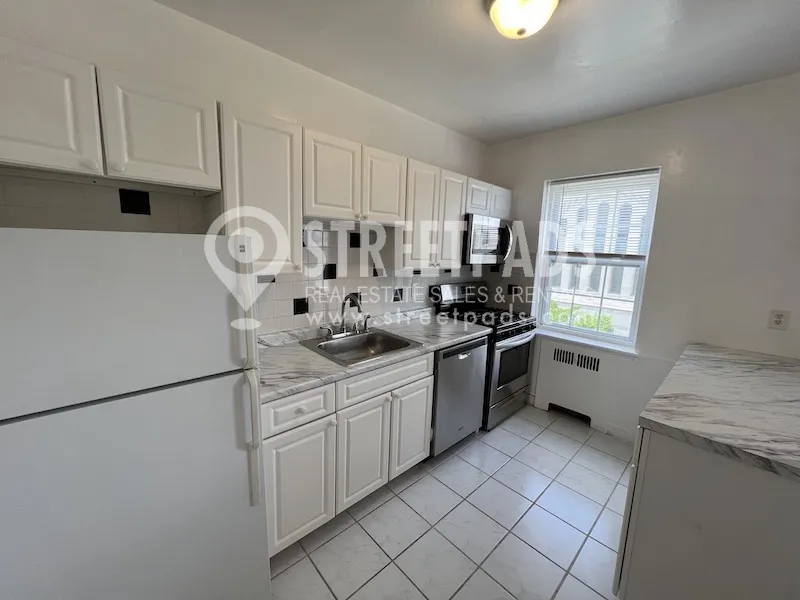 1163 Beacon St, Longwood