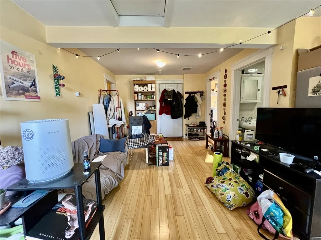 13 Centre St, Roxbury