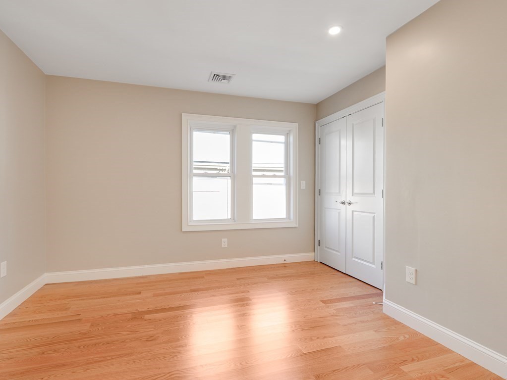 58 Hillsdale Rd, Tufts University