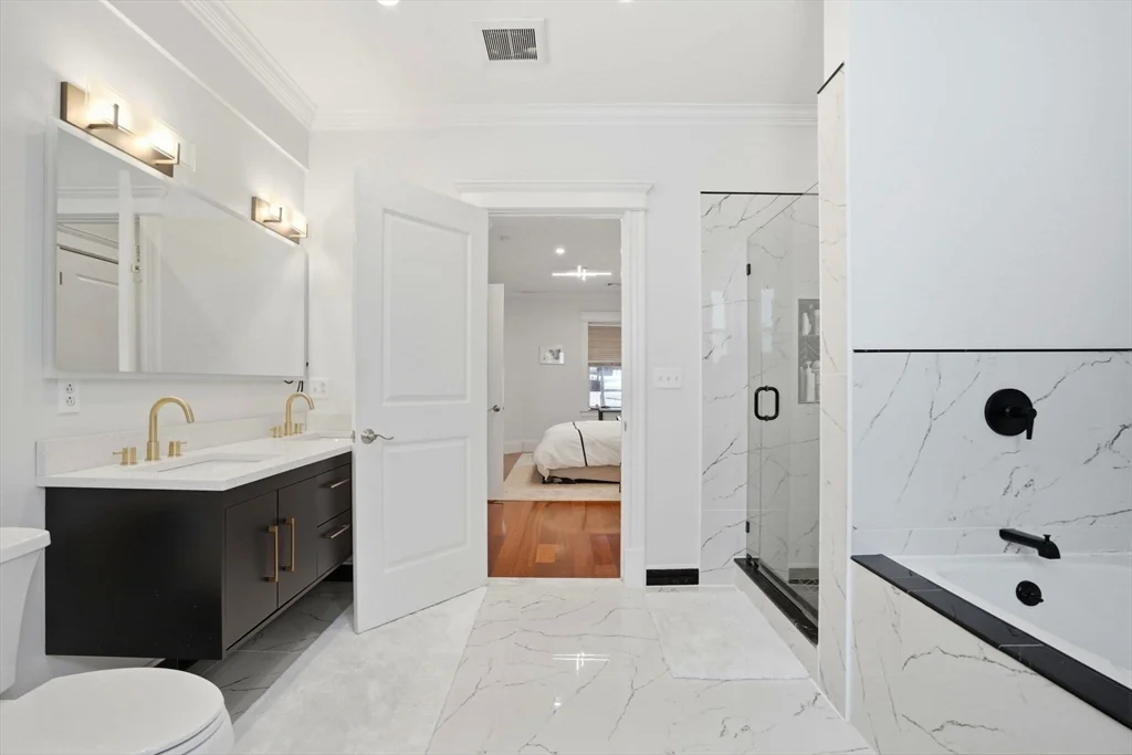 17 Gates, South Boston