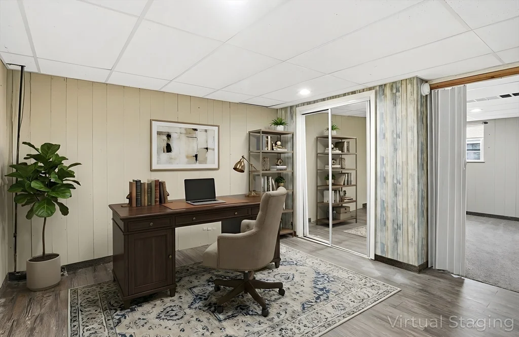 16 Liberty Dr, Shrewsbury