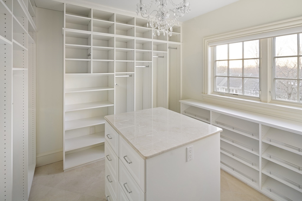 72 Drumlin Rd, Newton