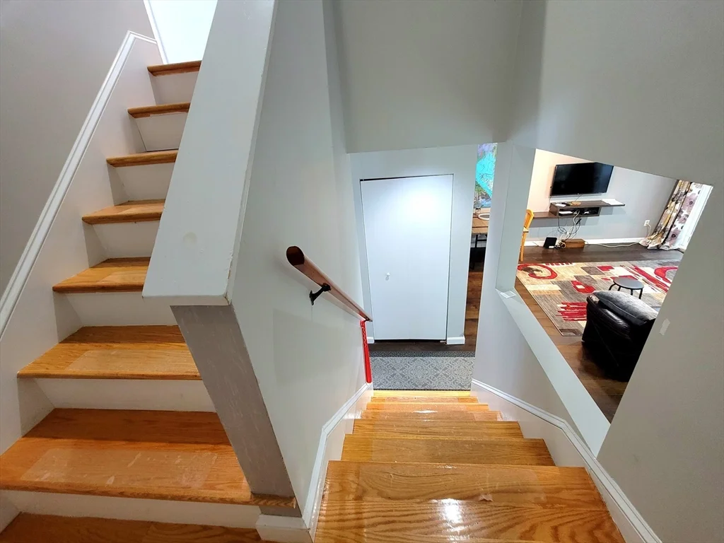 391 Hyde Park Ave, Jamaica Plain