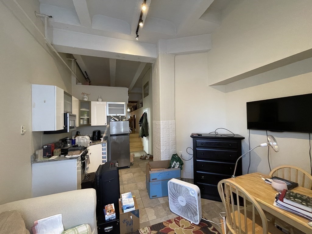 12 Stoneholm St, Fenway