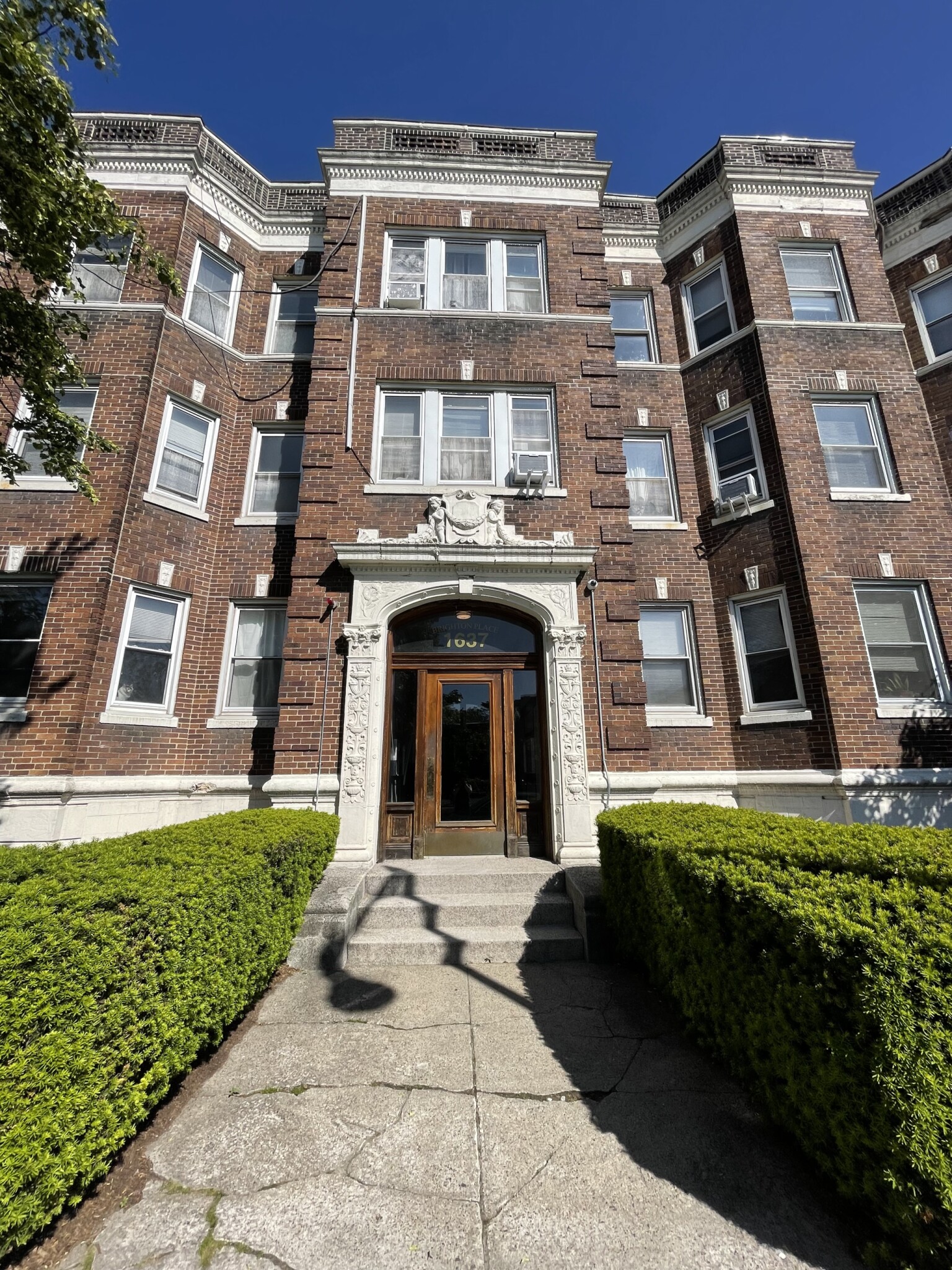 1637 Commonwealth Ave, Brighton