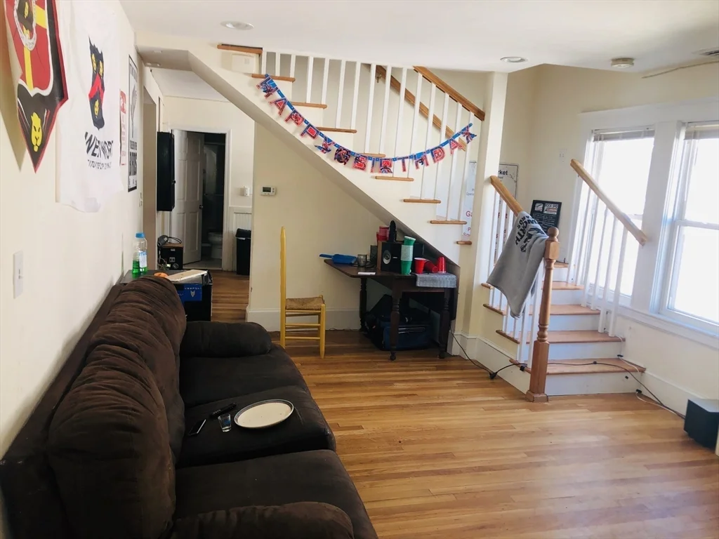 18 Stockwell St, Mission Hill