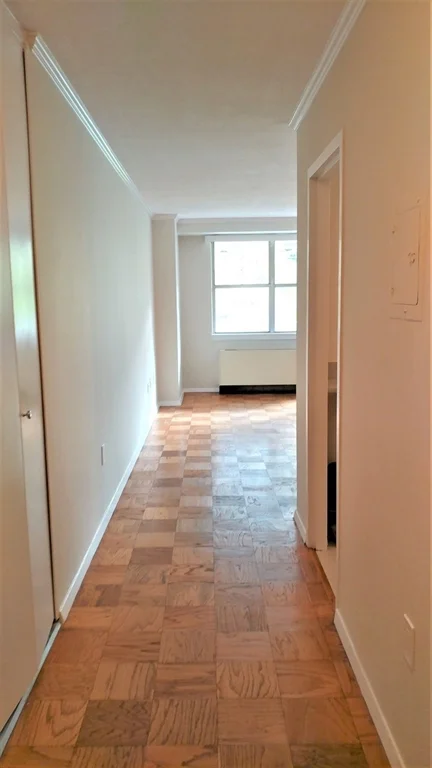 2 Hawthorne Pl, West End