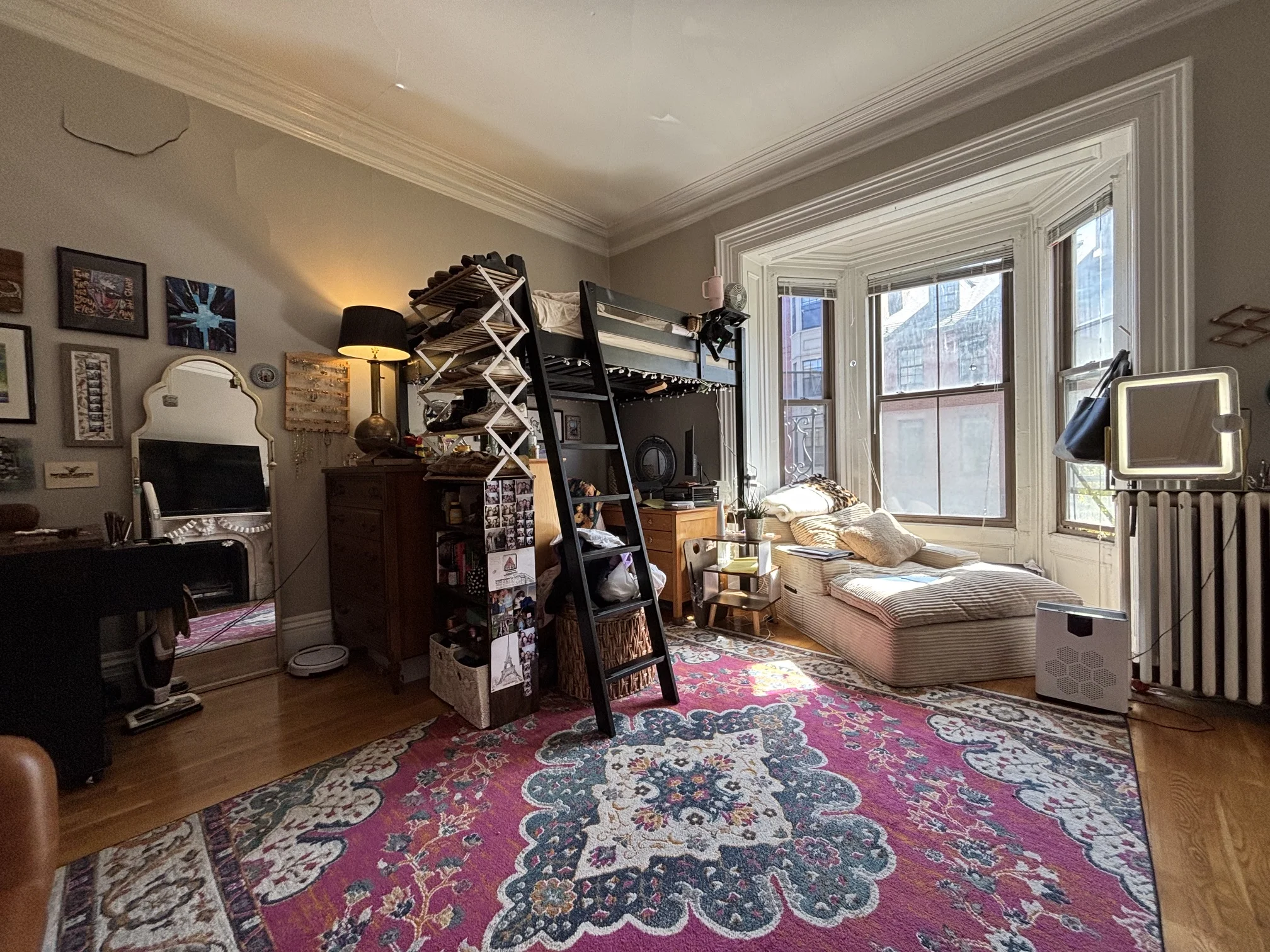 98 Charles St, Beacon Hill
