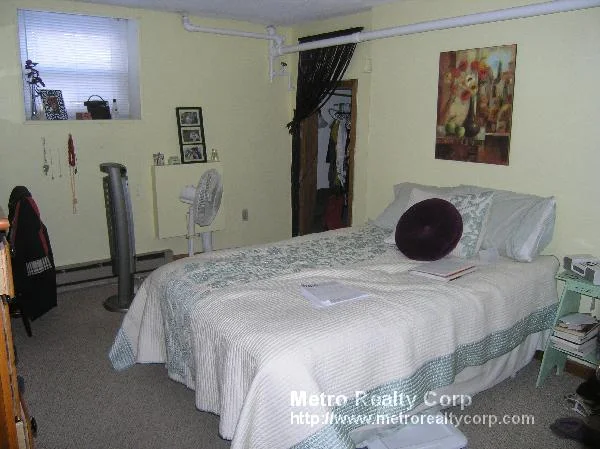 76 Egmont St, Coolidge Corner