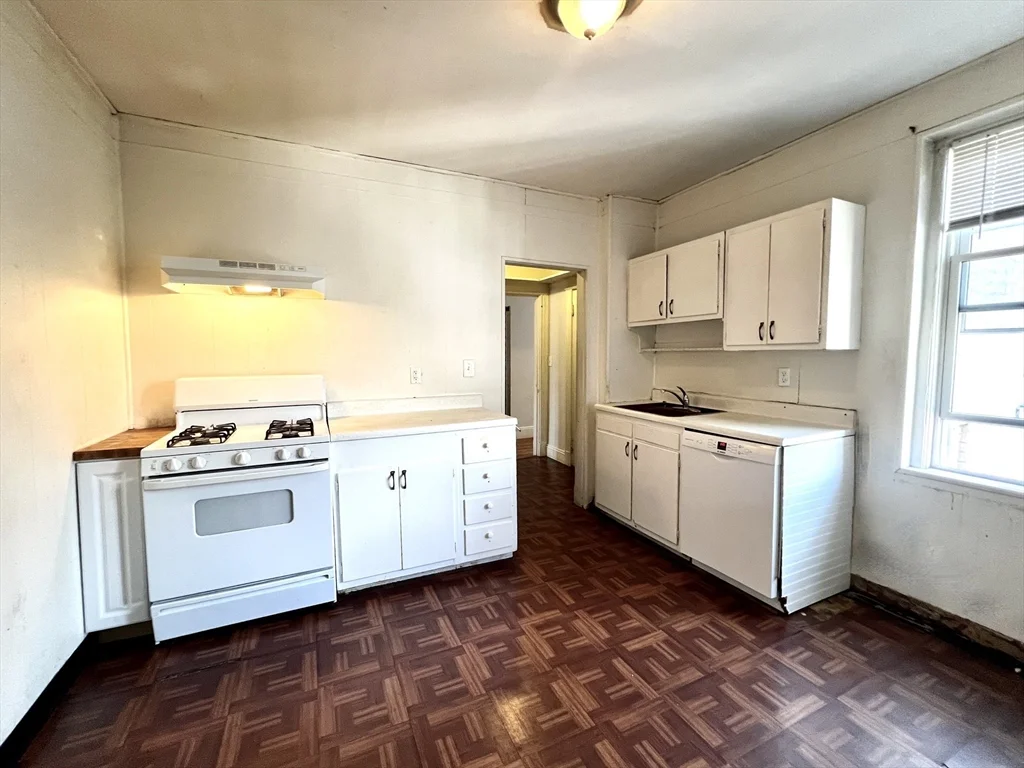 76 Babcock St, Coolidge Corner