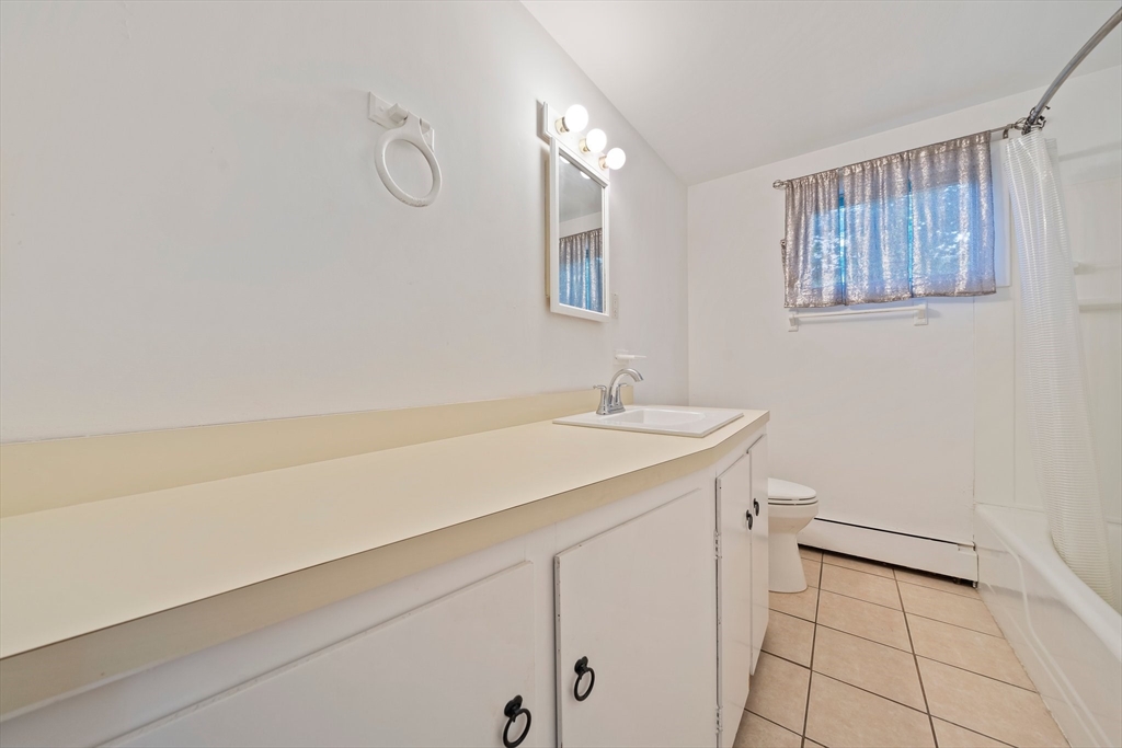 585 Washington St, Franklin