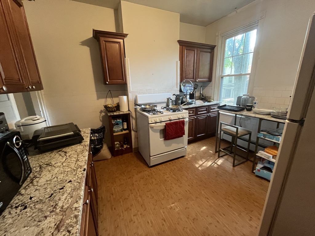 17-19 Putnam Ave, Riverside