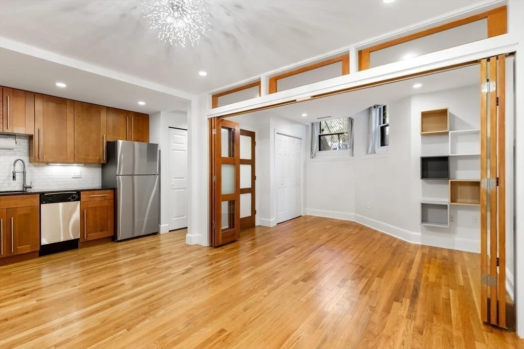 241 Beacon St, Back Bay