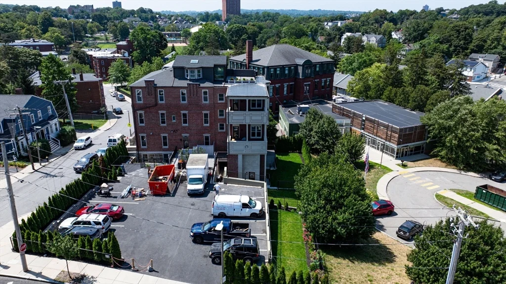 85 Regent St, Roxbury