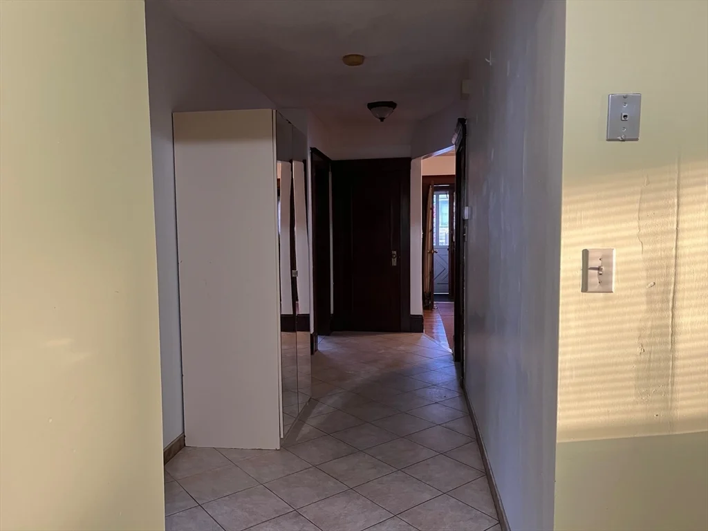 8 Hill St, Teele Square