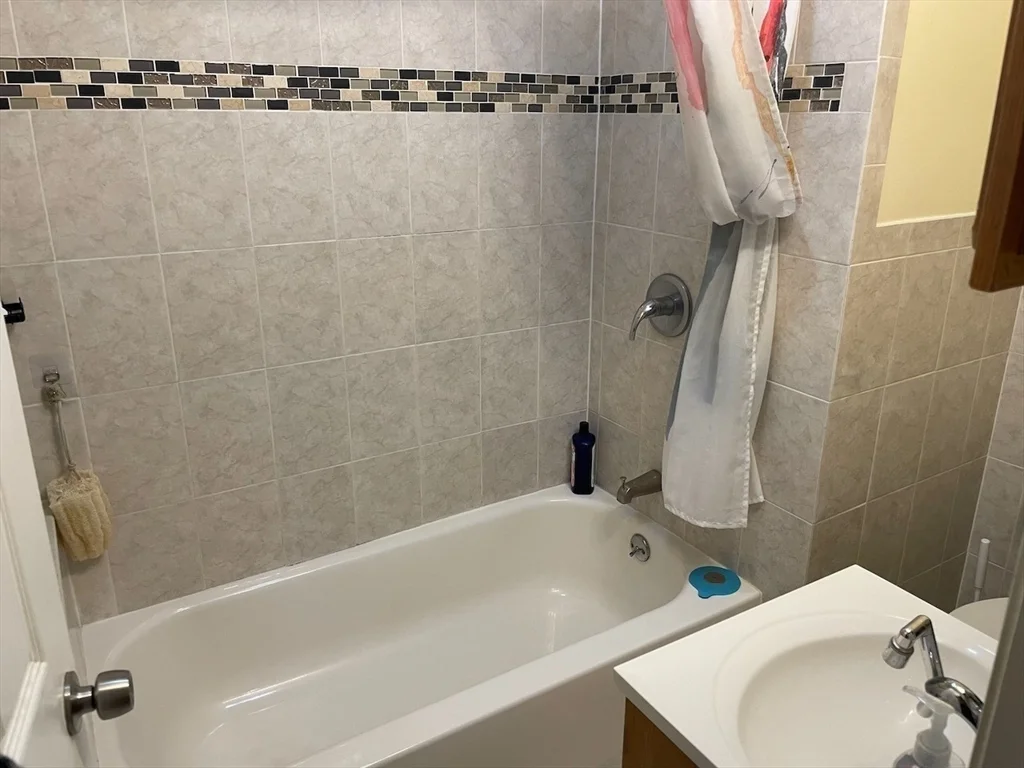 25 Andrew St, Cambridgeport