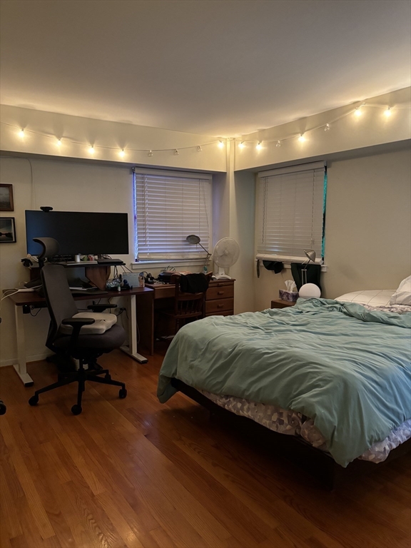 931 Massachusetts Ave, Mid-Cambridge