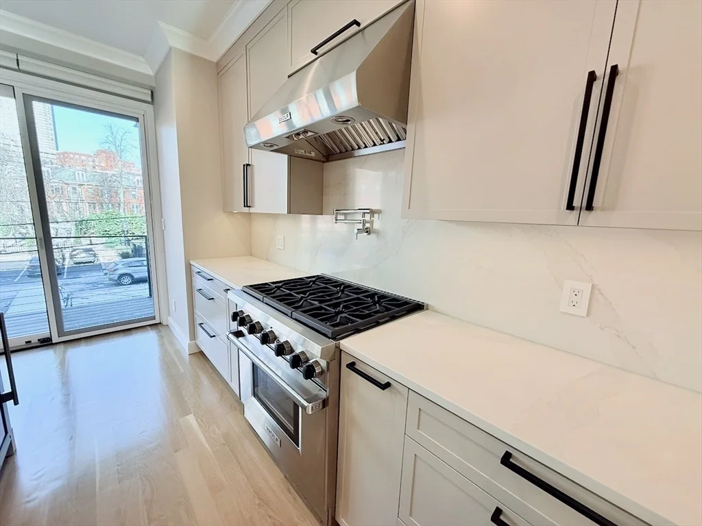 143 Warren Ave, South End