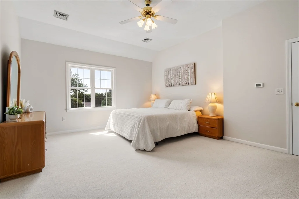 13 Breakneck Hill Rd, Hopkinton