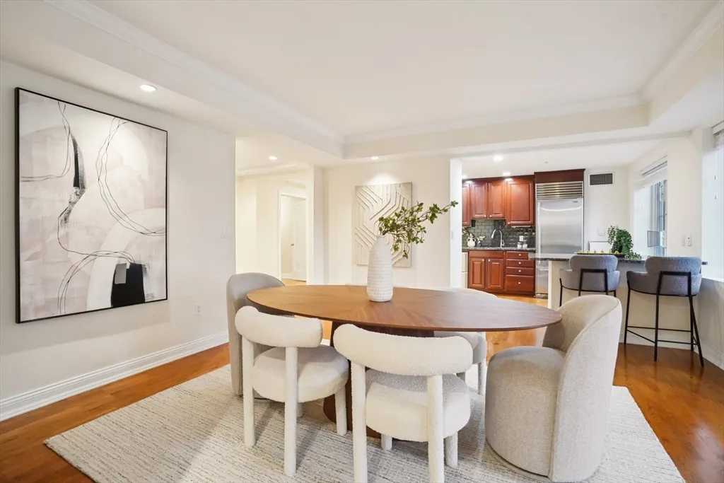 20 Chapel St, Longwood