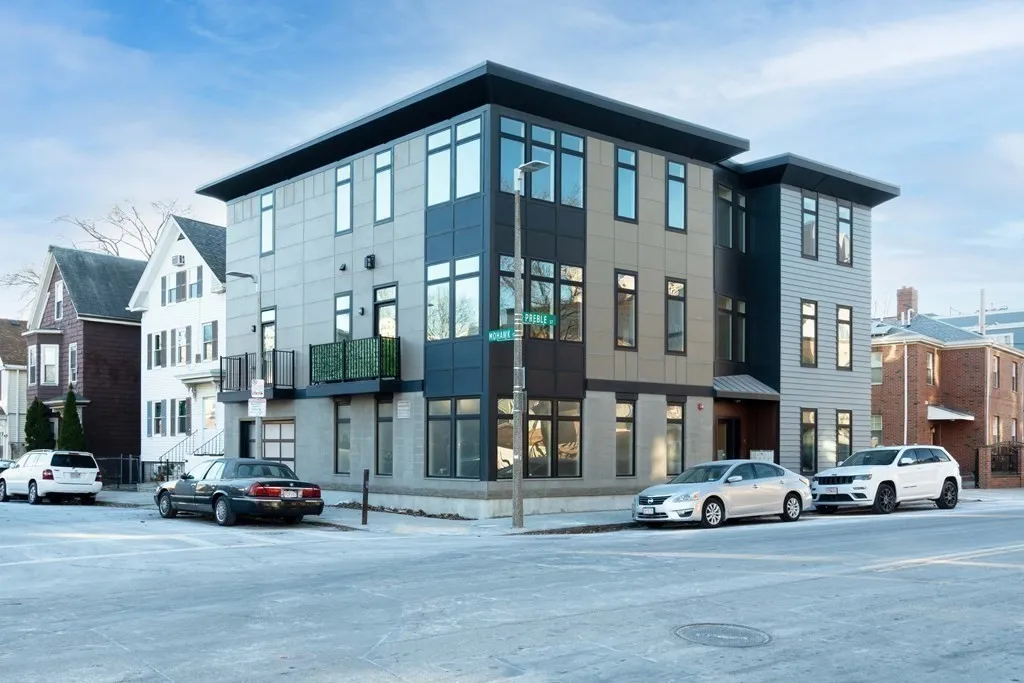 5 Mohawk St, South Boston