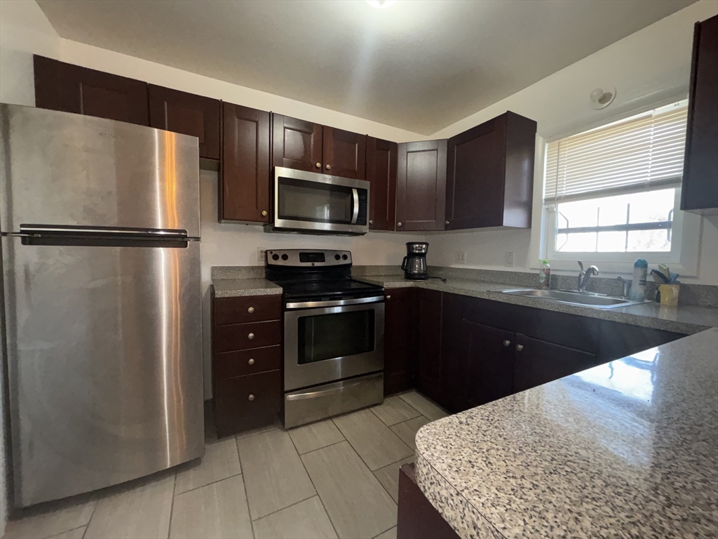 7 Howe Terr, Dorchester