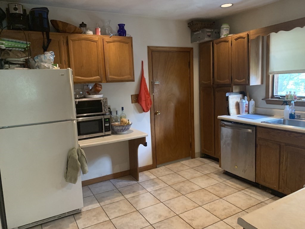 64 Garrison Ave, West Somerville