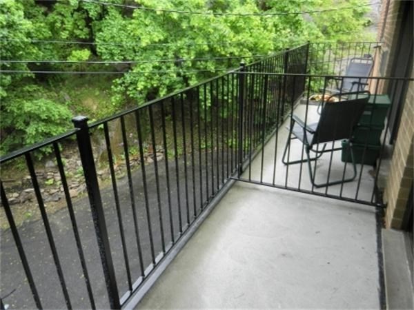 10 Linda Ln, Dorchester