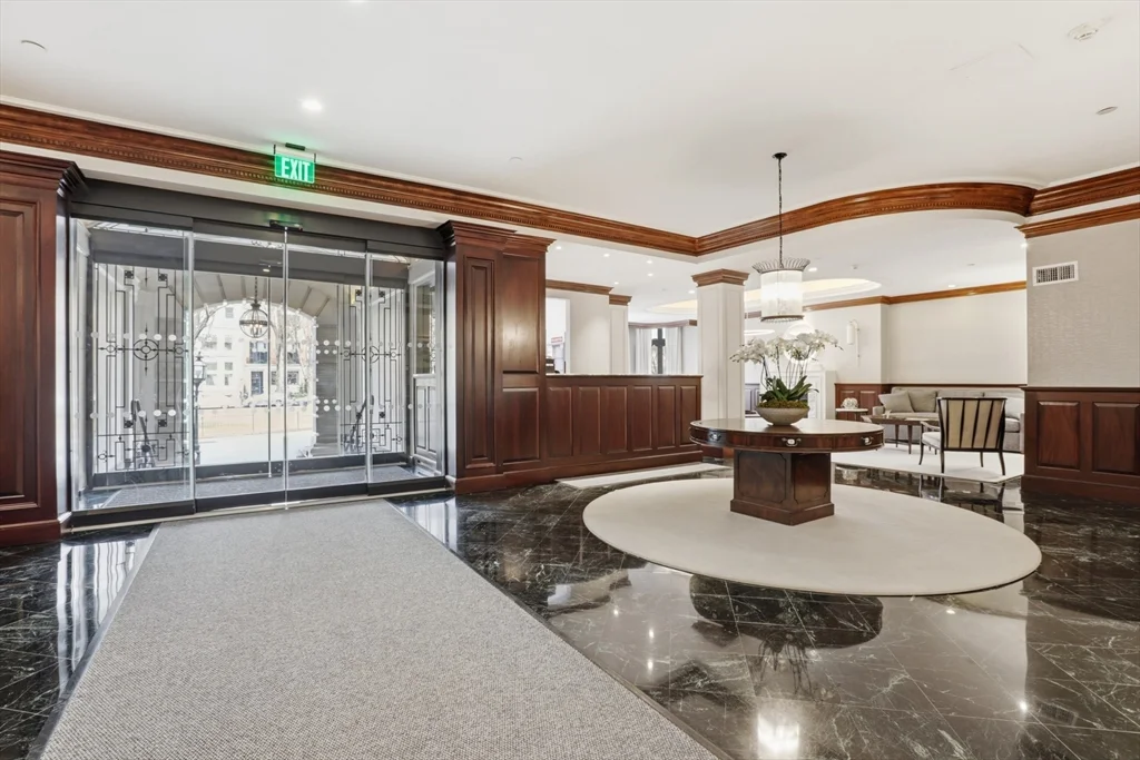 390 Commonwealth Ave, Back Bay