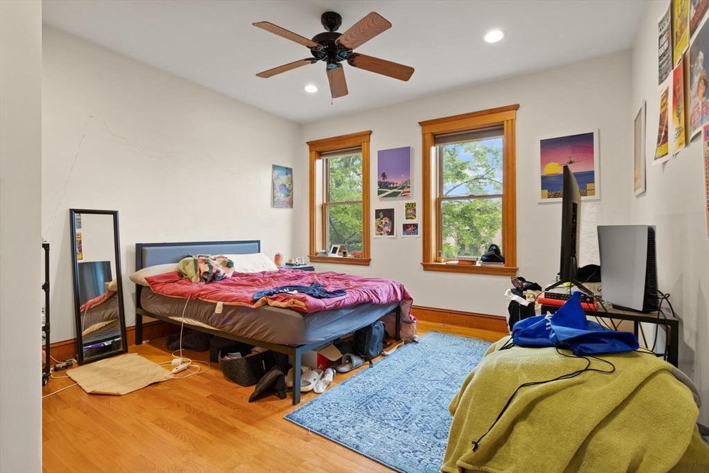 90 Browne St, Coolidge Corner