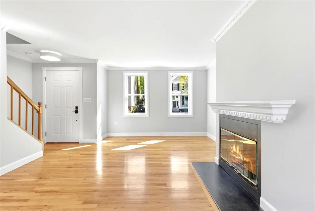 442 Main St, Charlestown