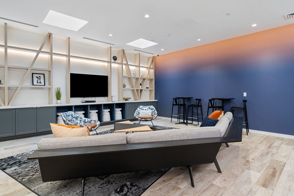 839 Beacon St, Fenway