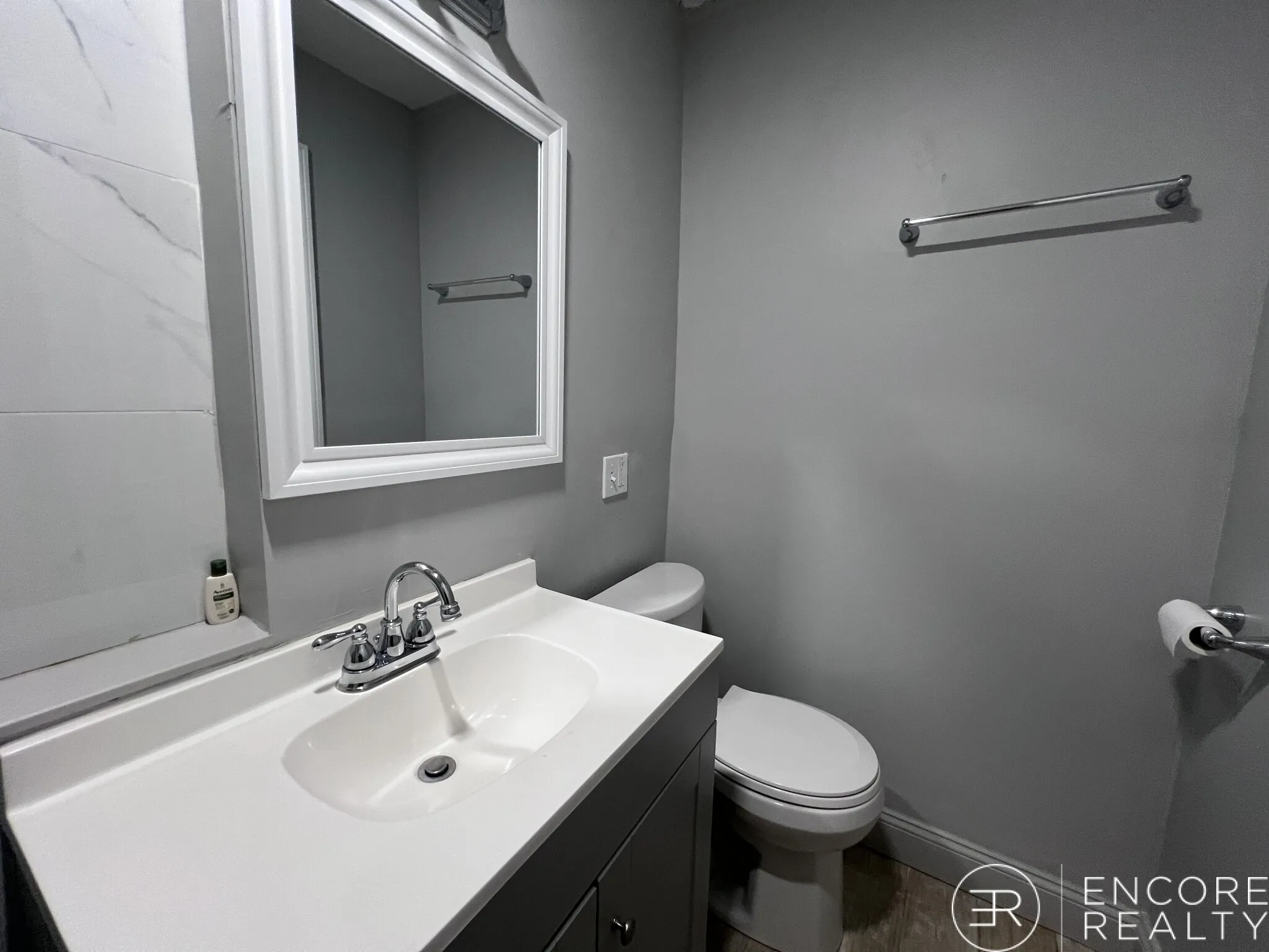 376 Riverway, Mission Hill