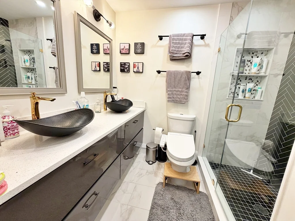 63 Marion St, East Boston