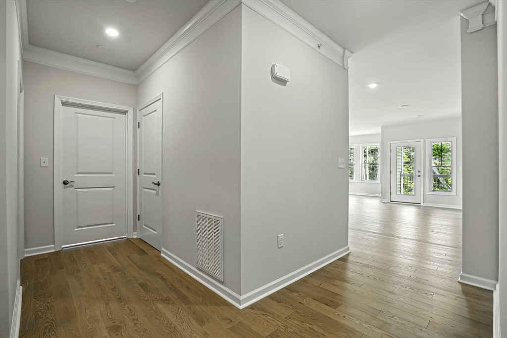 4 Winslow Ln, Grafton