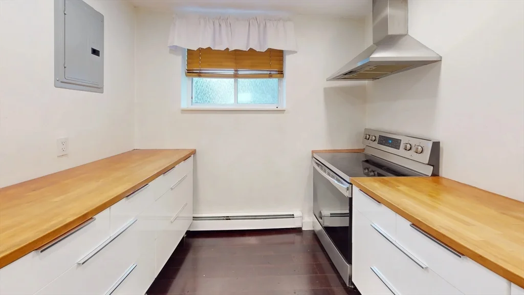 31 Westgate Rd, West Roxbury